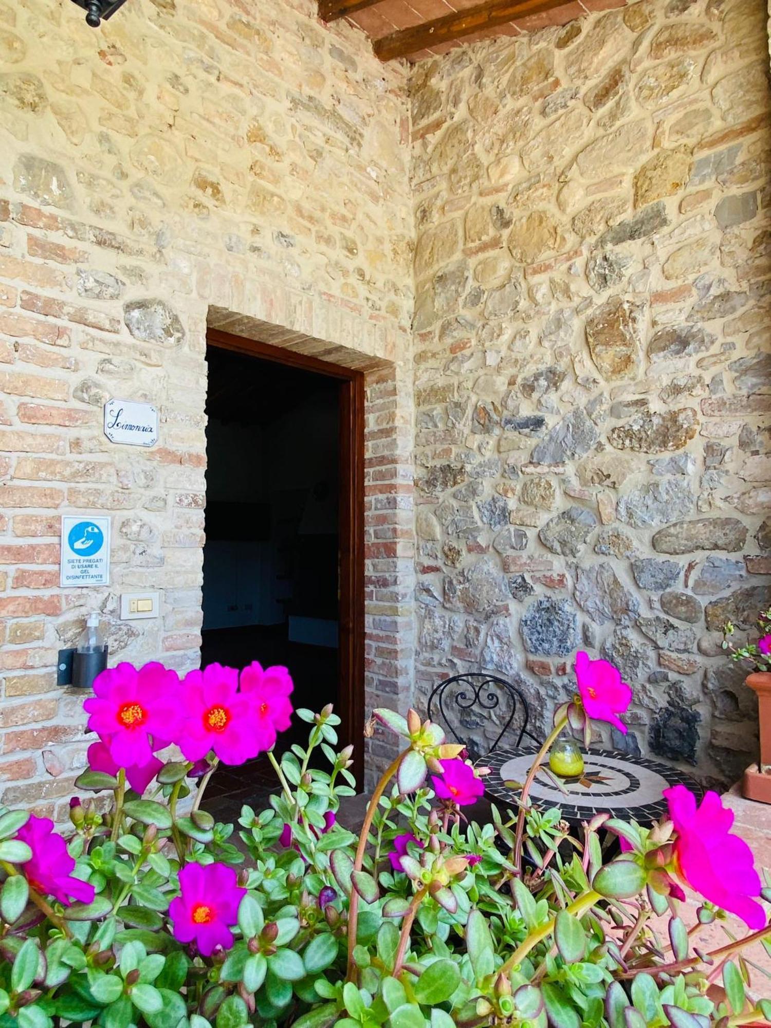 Agriturismo La Peschiera Casole d'Elsa Exterior photo