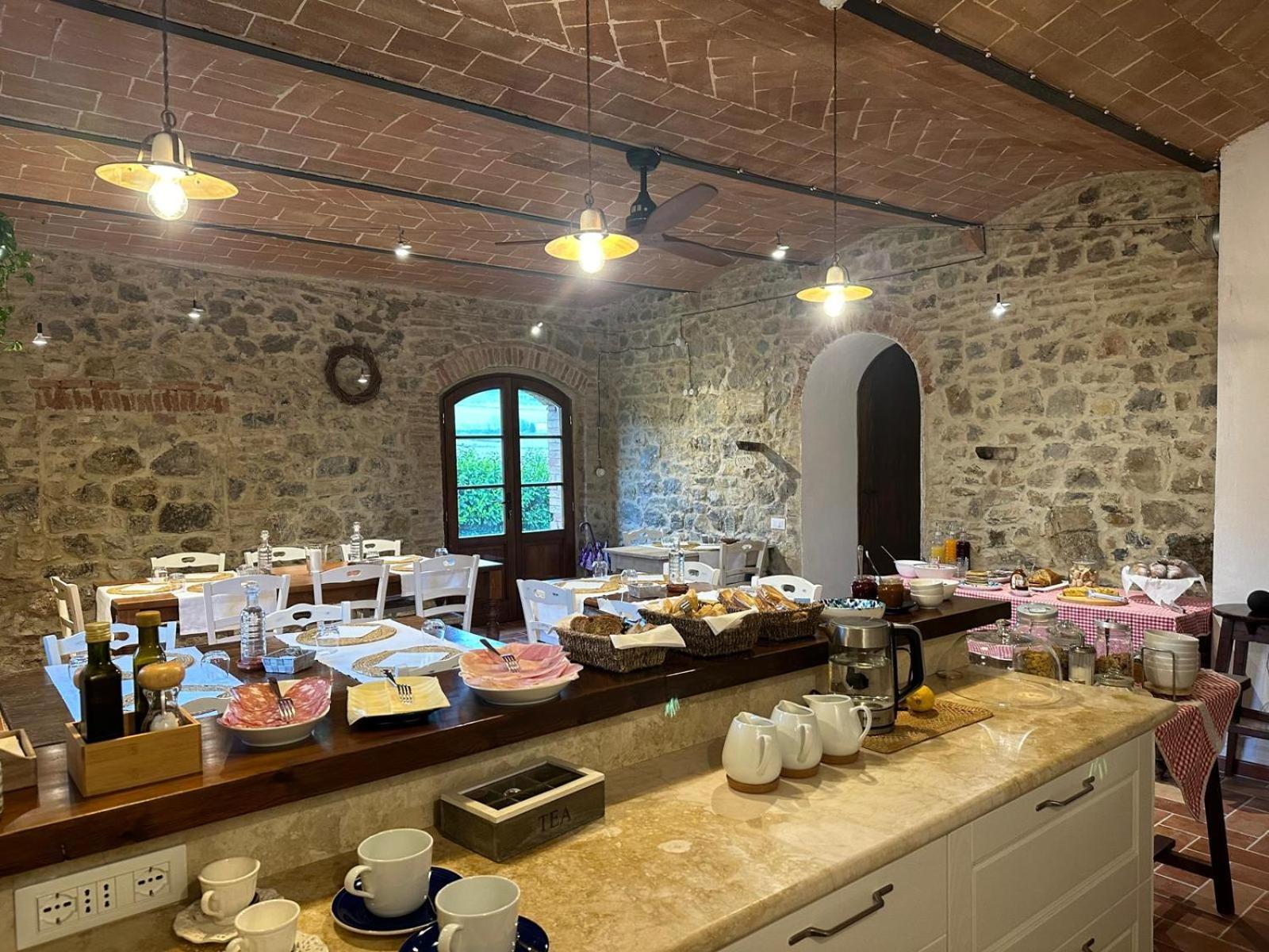 Agriturismo La Peschiera Casole d'Elsa Exterior photo