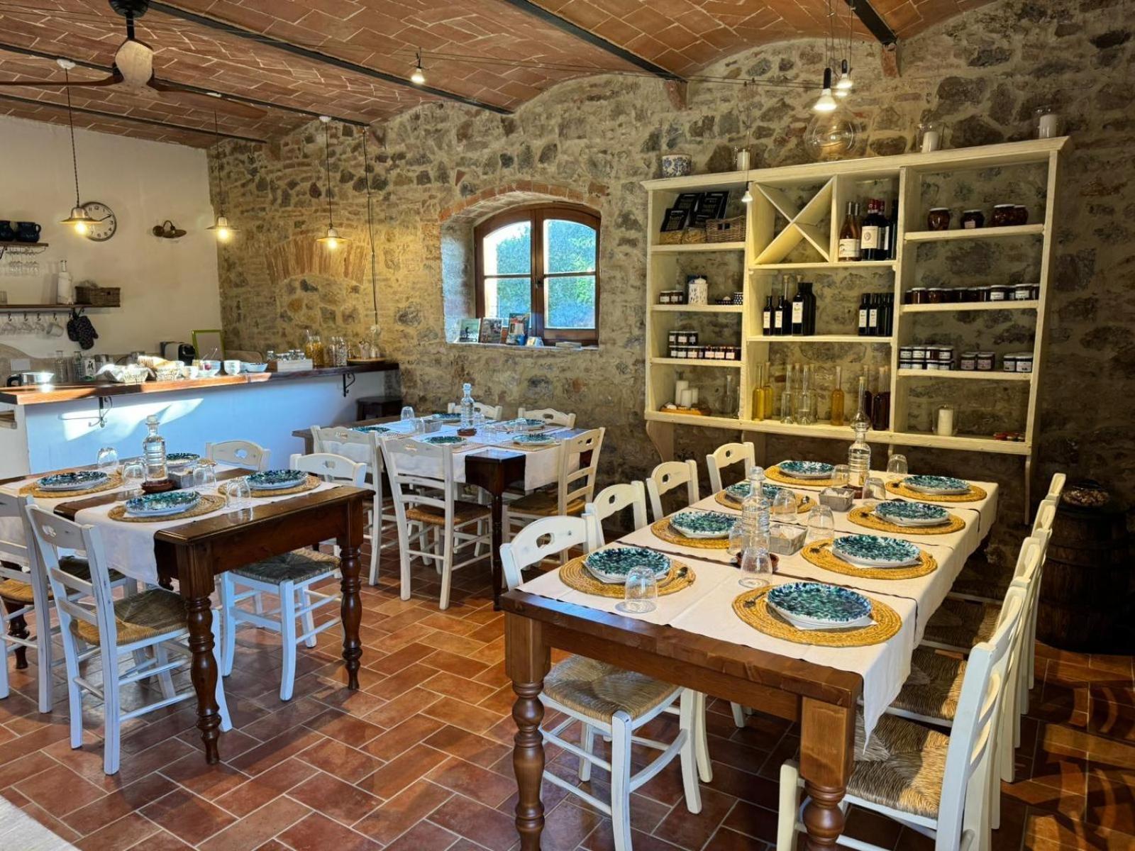 Agriturismo La Peschiera Casole d'Elsa Exterior photo